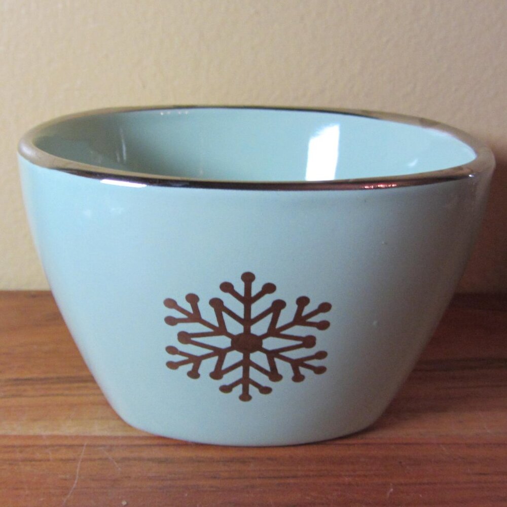 4 for $40 - 10 oz snowflake bowl porcelain ciroa silver & blue (W4995)